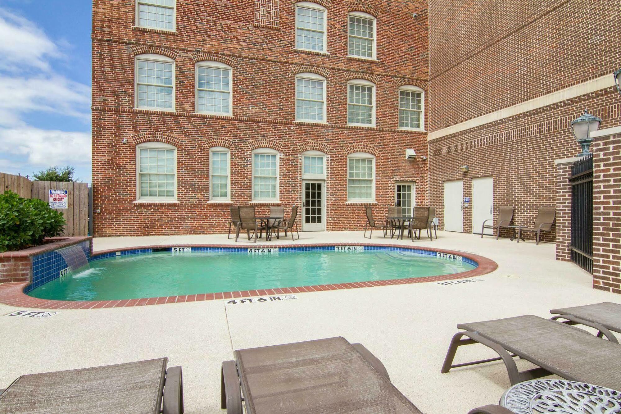 Liberty Hotel, Ascend Hotel Collection Cleburne Exterior photo